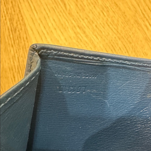 🎄 🫐 VINTAGE Louis Vuitton Epi Leather Wallet - Picture 10 of 11